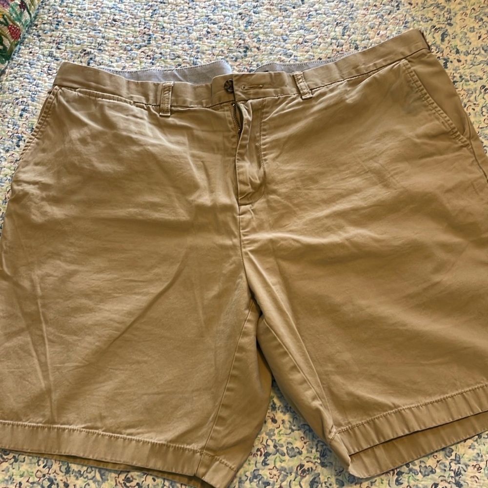 Tommy Hilfiger Khaki Shorts - Men’s 42